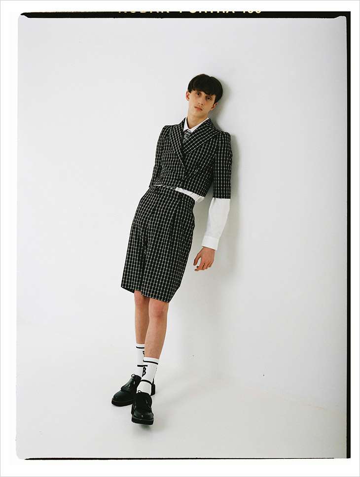 Suit Vivienne Westwood
Shirt Acne Studio
Necktie Tom Ford
Socks Burberry
Shoes Balenciaga